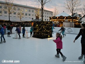 ice-skating-rink-at-christmas-market-singen-germany-3_23948994319_o-1024x768.jpg