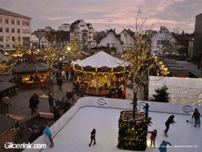 ice-skating-rink-at-christmas-market-singen-germany-11_24316522465_o-1024x768.jpg